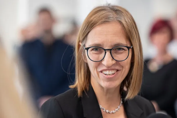 Ministrica za zdravje Valentina Prevolnik Rupel ne more biti za zgled zdravnikom. 
