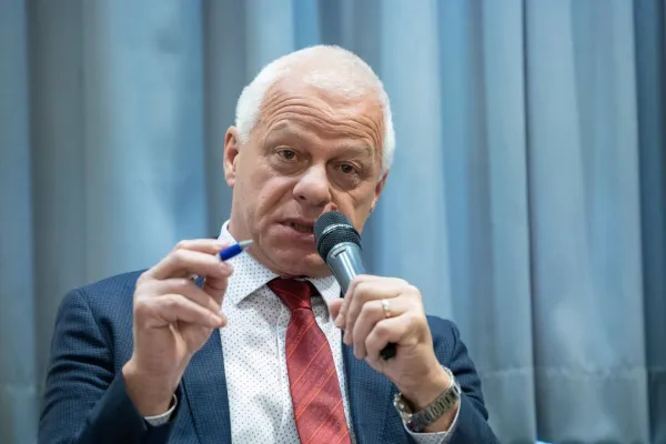 Nekdanji kriminalist in predsednik protikorupcijske komisije na fakulteti govoril, da je Golobova vlada uničila policijo bolj kot Janševa. Foto: STA