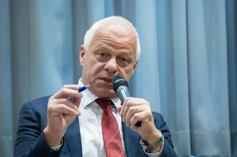 Nekdanji kriminalist in predsednik protikorupcijske komisije na fakulteti govoril, da je Golobova vlada uničila policijo bolj kot Janševa. Foto: STA