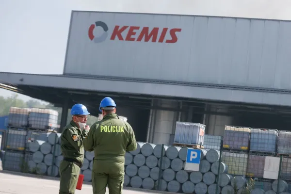 Kitajska multinacionalka, ki ima v lasti tudi velenjsko Gorenje, že nekaj časa skuša prodati vrhniški Kemis. Foto: STA