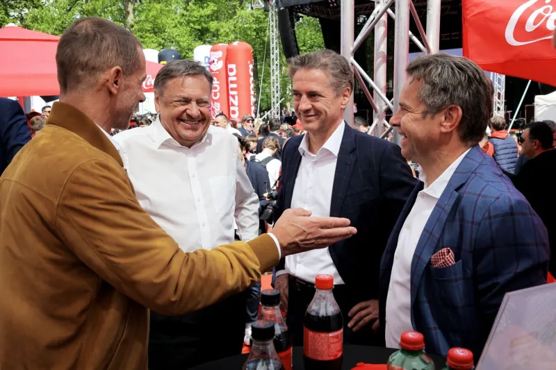 V zakulisju izbire novih nadzornikov našega največjega naftnega trgovca interesi treh pomembnih igralcev. Foto: STA