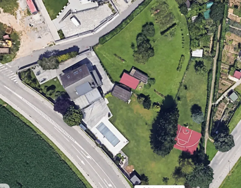 Foto: Posnetek zaslona posestva Klemna Boštjančiča; Google Earth