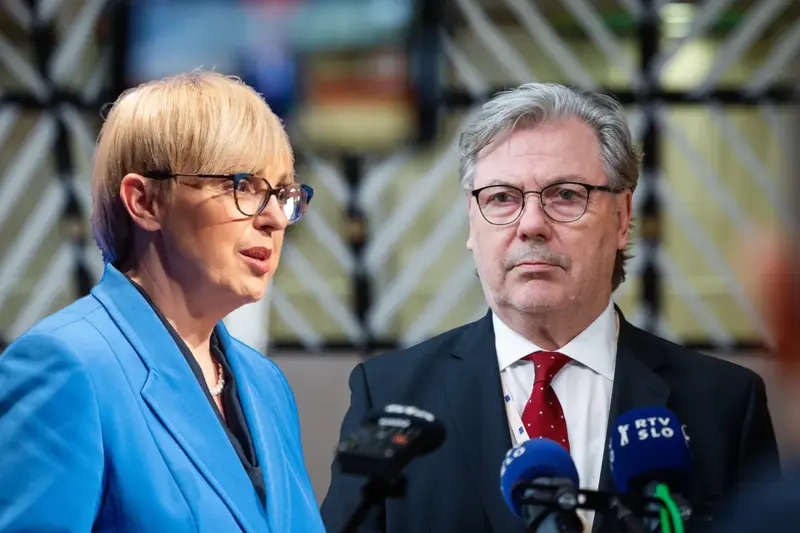 Predsednica demantira izjave Golobovega državnega sekretarja. Nova iskrica med njo in predsednikom vlade ali nadaljevanje starih razprtij? Foto: Fotomontaža Info360.si, STA