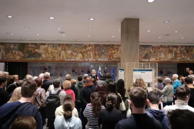 Pregled nad izdanimi karticami v državnem zboru je izjemno pomanjkljiv, posledično pa je pod vprašajem tudi varnost v hramu demokracije. Foto: državni zbor ob dnevu odprtih vrat
