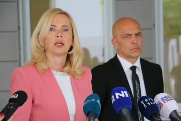 S Tatjano Bobnar sva bila politično likvidirana, ker sva si upala govoriti o sumu zlorabe oblasti, kakršni še nismo bili priča v času samostojne države, ocenjuje Boštjan Lidav. Foto: MNZ