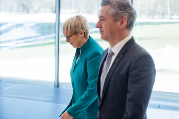 Brdo pri Kranju, Kongresni center Brdo.Sprejem za organizacije, ki so sodelovale pri pomoci prizadetim v poplavah, ki ga je priredil predsednik vlade Robert Golob.Predsednica republike Natasa Pirc Musar in predsednik vlade Robert Golob.
