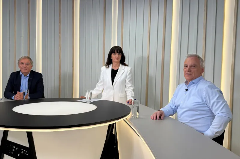 Hojs_Bandelj, V središču 4
