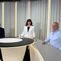 Hojs_Bandelj, V središču 4