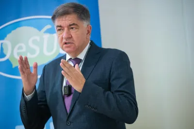 Ljubljana, City hotel.Novinarska konferenca stranke DeSUS, na kateri je novoizvoljeni predsednik Vlado Dimovski predstavil novo vizijo stranke, programska izhodisca in kljucne prioritete delovanja ter pogled stranke na aktualno politicno dogajanje.Predsednik DeSUS Vlado Dimovski.