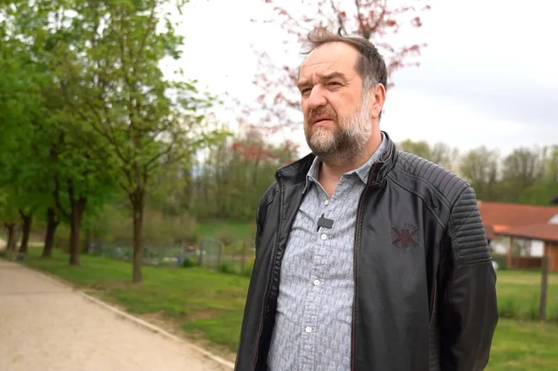 Ljubljana.Leto dni po volitvah v DZ je v drzavi cutiti spremembo, ocenjuje dolgoletna novinarka Tanja Staric. Stranke, ki so po njih oblikovale vlado, so sicer ze soocene z upadanjem podpore javnosti, a je ta se dalec od ravni njenih predhodnic, pa pravi analitik javnega mnenja Andraz Zorko.Analitik javnega mnenja Andraz Zorko.Foto:STA