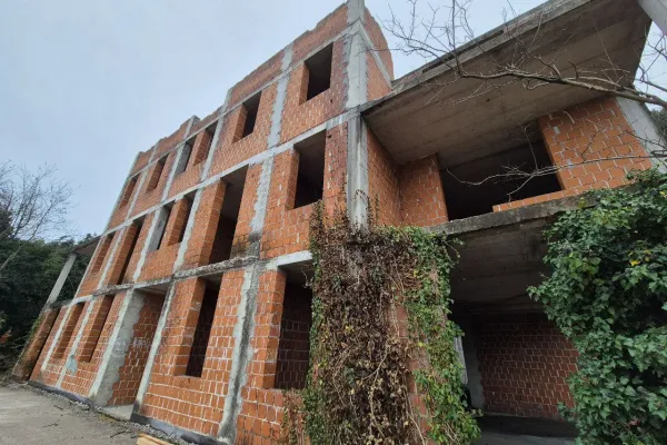 Zidarjeva vila bo šla na drugo dražbo. Foto: Uredništvo