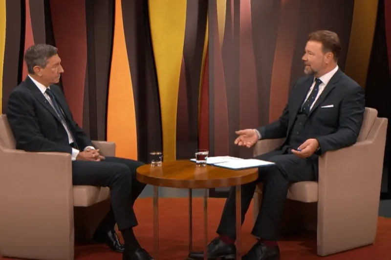 Borut Pahor in Jože Možina v oddaji. Foto: Posnetek zaslona