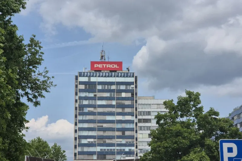 Petrol, poslovna stavba