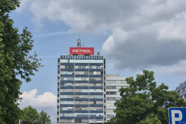 Petrol, poslovna stavba