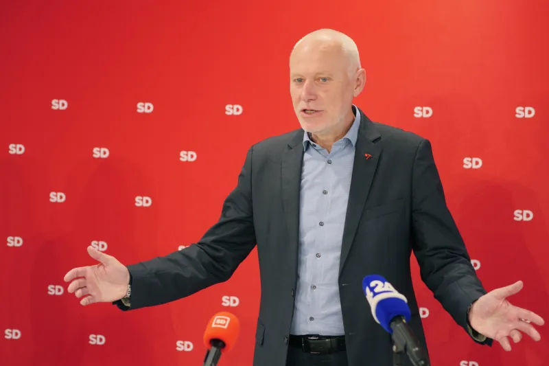 Ljubljana, Centrala SD.Novinarska konferenca SD, na kateri sta kandidata SD na evropskih volitvah Milan Brglez in Neva Grasic predstavila resitve programa SD na evropskih volitvah na temo Varna Evropa, varna Slovenija: Poskrbimo za varne ulice in trge ter mirno resevanje sporov.Kandidat SD Milan Brglez.