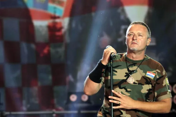 Marko Perković - Thompson je leta 2019 želel nastopiti v Mariboru, a je policija takrat njegov koncert prepovedala. Koncert v mariborski dvorani Lent naj bi predstavljal varnostno tveganje. 
