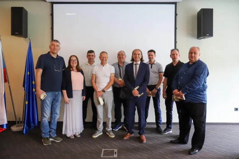 ustanovni člani, poslovna kooperativa