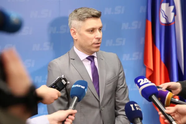 Valentin Hajdinjak, Dars