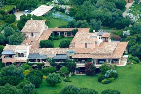vila Certosa, Berlusconi
