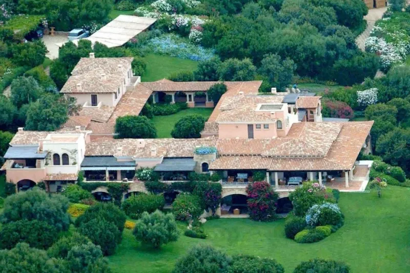 vila Certosa, Berlusconi