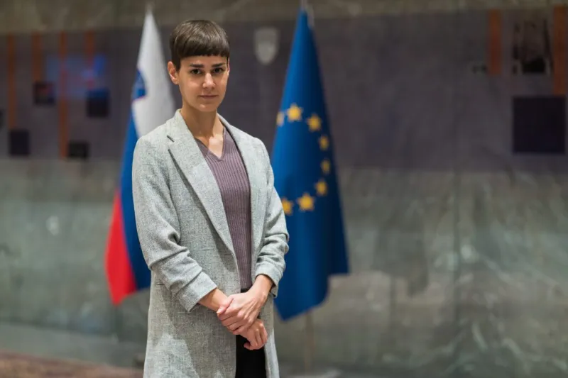 Sara Žibrat, gibanje svoboda