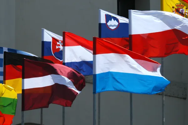 Največ Evropejcev je za prioriteto izbralo področje inflacije, naraščajočih cen in življenjskih stroškov. 