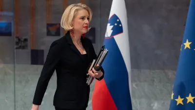 Urška Klakočar Zupančič se v lestvicah priljubljenosti politikov med vsemi predstavniki Gibanja Svoboda uvršča najvišje, medtem, ko je Robert Golob padel proti dnu. Foto: STA