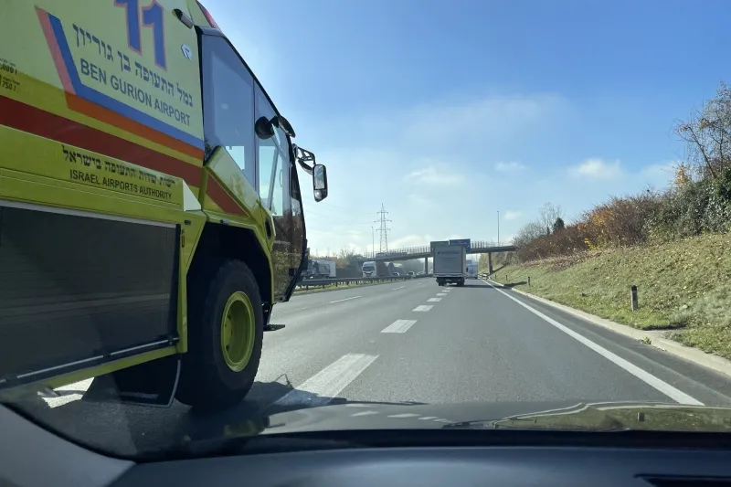 Kako je možno, da se je po slovenskih cestah vozilo izraelsko intervencijsko vozilo? Foto: bralec/info360.si