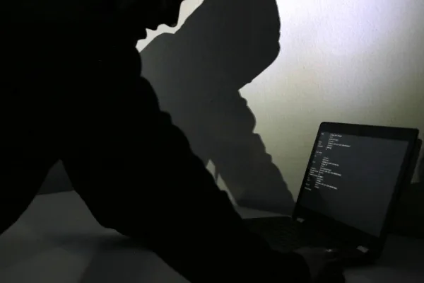 EMŠO, davčna številka, naslov … razkrito vse! Kaj storiti, če so vaši podatki ušli spletnim kriminalcem? Foto: STA