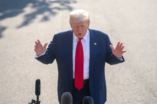 Ameriški predsednik Donald Trump je Kirka po atentatu označil za »mučenik za resnico«. Foto: STA 