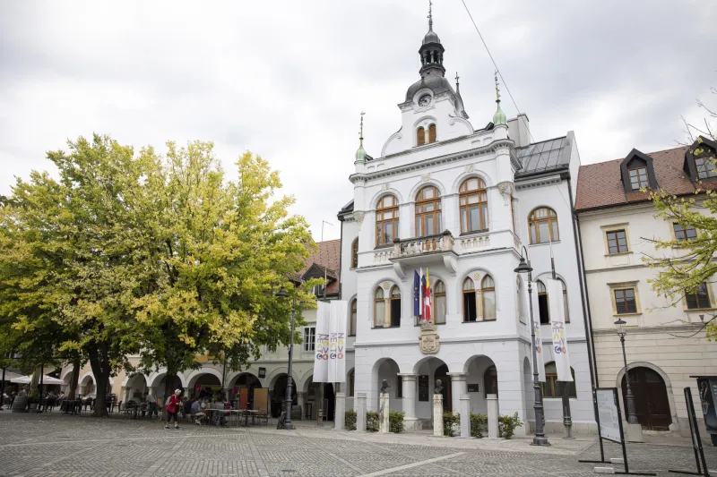 Novo mesto, Glavni trg.Mestna hisa oz. Rotovz v Novem mestu.