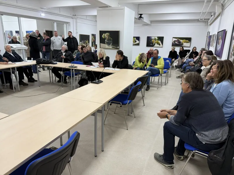 Da bo včerajšnja seja četrtne skupnosti Šentvid zaradi OPN in projekta Nove Stanežiče dobro obiskana, je bilo jasno že kar nekaj časa pred začetkom.