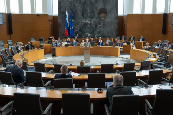 Poslanci se odpravljajo na parlamentarne počitnice. Foto: STA