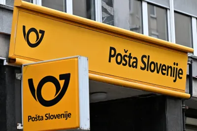 Slovenija, Ljubljana, 20.11.2024, 20. november 2024Detajl, napis, znak, simbol, po&scaron;ta Slovenije, paketomati, po&scaron;te, po&scaron;tarji, Foto:Žiga Živulović jr./Bobo