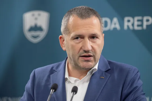 Sogovorniki iz obrambnih in policijskih krogov opozarjajo na omrežje Damirja Črnčeca, ki krepi njegovo moč. Foto: STA