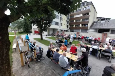 Soglasja za prevedbo v dolgotrajno oskrbo so podpisali vsi varovanci Doma starej&scaron;ih občanov Radovljica. Foto: galerija Doma