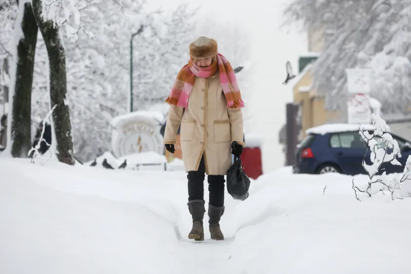 Prebudili smo se v mrzlo jutro. Po večjem delu države se je jutranja temperatura spustila pod -10 stopinj Celzija.Foto:Armin Durgut/PIXSELL/F.A.Bobo