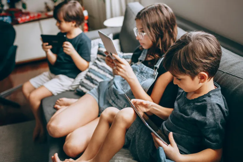 Konec neskončnega drsenja? YouTube star&scaron;em omogoča blokado kratkih videov. Foto: Canva