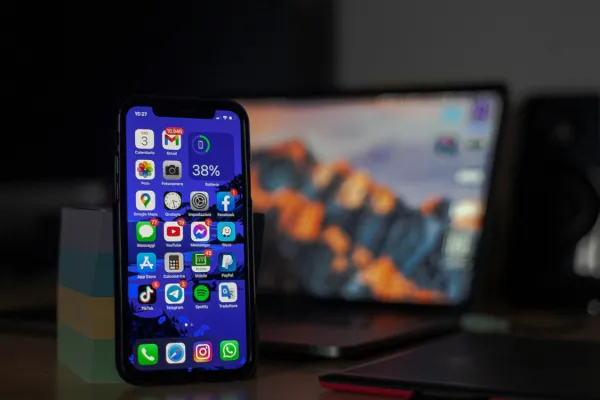 X, Meta in Google pod drobnogledom: EU i&scaron;če močnej&scaron;i nadzor nad tehnolo&scaron;kimi velikani. Foto: Canva