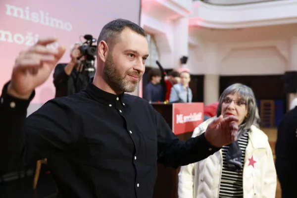 Slovenija, Ljubljana, 16.11.2025, 16. november 2025Ustanovni kongres stranke Mi, socialisti, Miha Kordi?, politika, Sokolski dom na Taboru, Svetlana Makarovi?, Matja? Han?ek, Du?an Keber Foto:Borut ?ivulovi? /F.A.Bobo