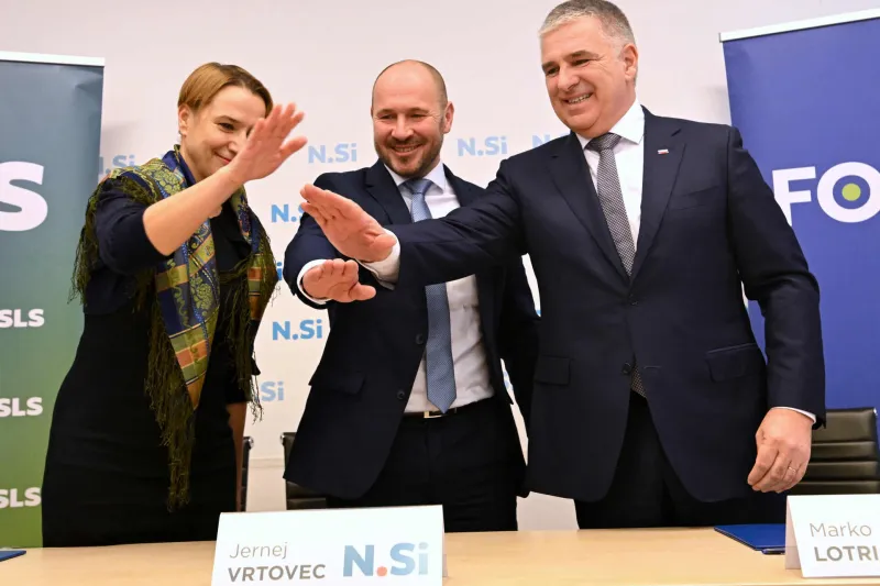 Slovenija, Ljubljana, 21.01.2026, 21. januar 2026Podpis sporazuma predsednika NSi Jernej Vrtovec, predsednice SLS Tina Bregant in predsednika stranke Fokus Marka Lotriča o sodelovanju in predstavitev razlogov za skupen nastop na državnozborskih volitvah. Politika, portretFoto: Žiga Živulović jr./F.A.Bobo