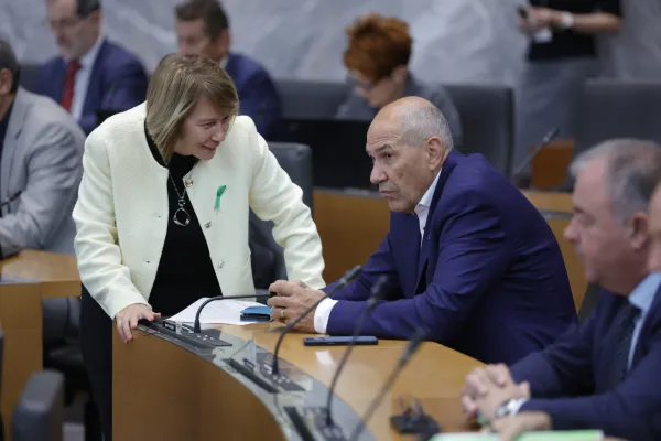 Slovenija Ljubljana, 10.10.2024, 10.oktober 2024 Izredna seja Dr?avnega zbora. DZ, Alenka Jeraj Janez Jan?a  Foto:Borut ?ivulovi?/BOBO