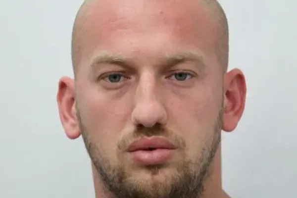  Shqipron Hoxhaj je &scaron;e tretji od bratov iz Izole, ki so se zna&scaron;li v zaporu.