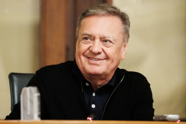 Ljubljanski župan Zoran Janković si je oddahnil. Antonija Poplas Susič bo ostala direktorica ZD Ljubljana. Na stranski tir je potisnila delo v koncesijski ambulanti. 