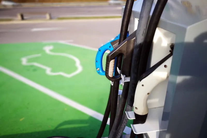 Polninica za elektricne avtomobileFoto:BOBO