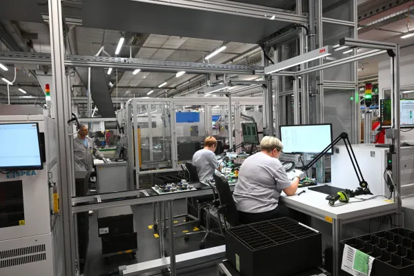 V Sloveniji je gospodarstvo lani zraslo za 1,1 odstotka. Na ravni EU je bilo zvi&scaron;anje BDP večje: 1,6 odstotka.Foto: Žiga Živulović jr./F.A.Bobo