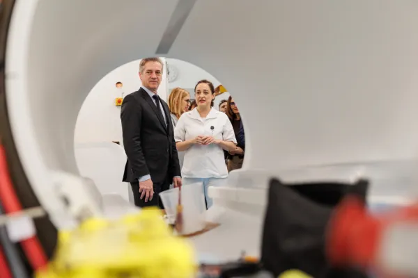 robert golob, obisk bolni&scaron;nice Brežice