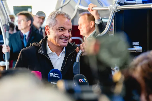 Slovenija, Maribor, 07.10.2024, 07. Oktober 2024Vožnja z avtobusom po liniji G5 s predstavitvijo načrtov elektrifikacije in digitalizacije, promet, transport, Sa&scaron;a Arsenovič, Zdravko Kačič, Ranko &Scaron;migoc, Mitja KlemenčičFoto: Žan Osim/BOBO