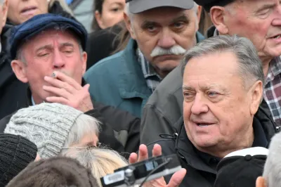 Slovenija, Ljubljana, 29.01.2026, 29. januar 2026Ljubljanski ?upan Zoran Jankovi? se je sestal s stanovalci Bile?anske ulice v ?tepanjskem naselju. Prometna politika, parkiri??a, avtomobili, 3 avtomobili na eno stanovanje, prometna zasi?enost,Foto: ?iga ?ivulovi? jr./F.A.Bobo