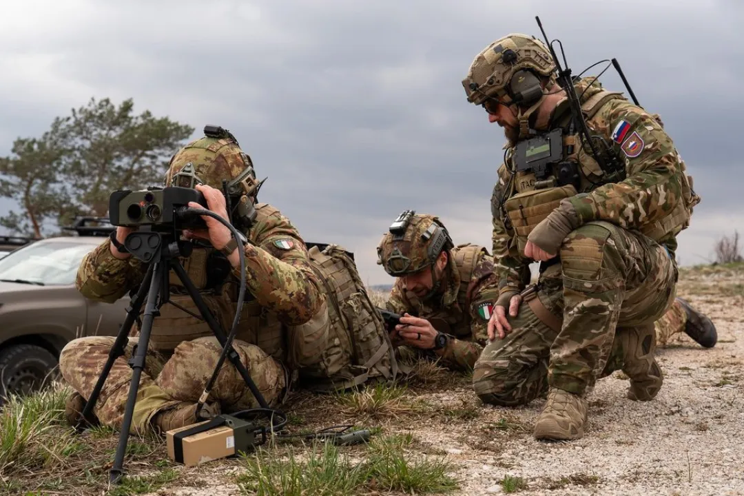 Častniki slovenske vojske bogatijo na račun dela preko delovnega časa. (Fotografija je simbolična in je nastala ob mednarodni voja&scaron;ki vaji Neptun). Foto: Borut Cirnski, Slovenska vojska 